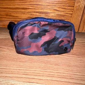 EUC Lululemon Everywhere Belt Bag